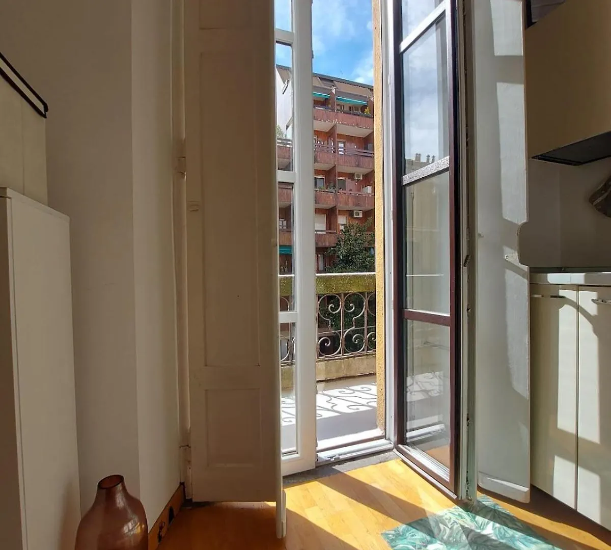 Luminoso Monolocale Nel Cuore Di Milano Apartament